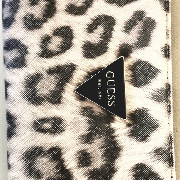 2 purses 1 wallet - Picture 2 of 5